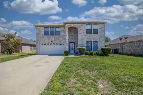 3144 Longbow Dr, Grand Prairie, TX 75052