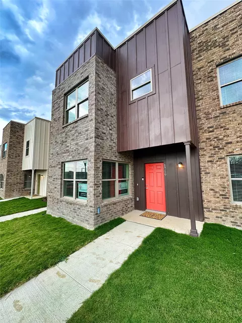 1719 St Louis Ave, Fort Worth, TX 76110