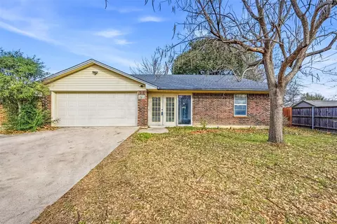 1611 Paisley St, Denton, TX 76209