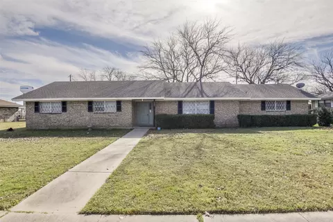 105 Stiles Dr, Midlothian, TX 76065