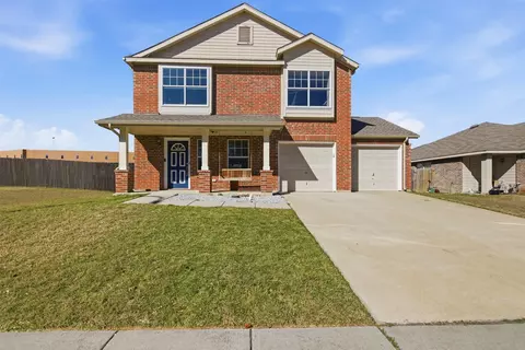 720 Deauville Dr, Fort Worth, TX 76108