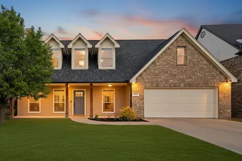 7340 Chambers Ln, Fort Worth, TX 76179