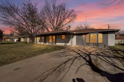 1407 Royal Dr, Kaufman, TX 75142