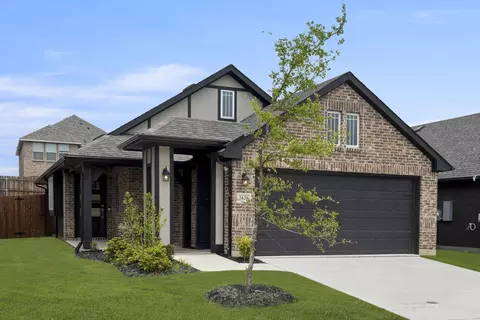 1636 Meadow Crest Dr, Aubrey, TX 76227