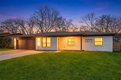 2011 E Park Row Dr, Arlington, TX 76010
