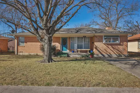405 Meadow Dr, Gainesville, TX 76240