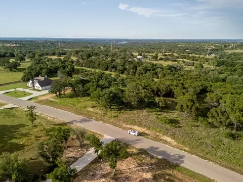 2124 Lacee Ct, Granbury, TX 76048