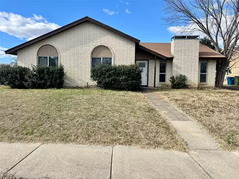 2805 Scott Mill Rd, Carrollton, TX 75007