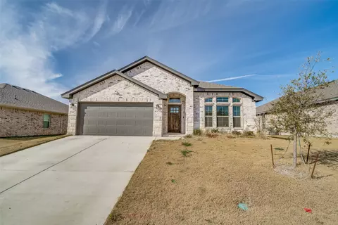 1402 Dry Creek Dr, Cleburne, TX 76033