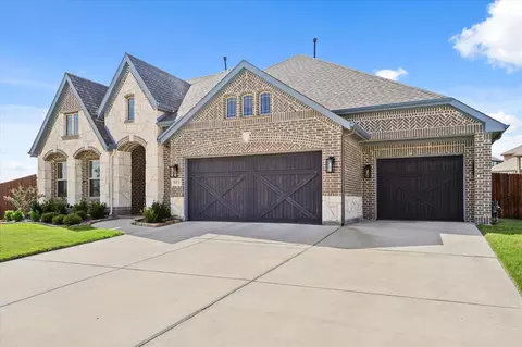 933 Homestead Dr, Desoto, TX 75115