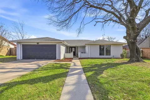 629 Owens Dr, Crowley, TX 76036