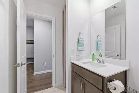 Bath - 705 Range Dr, Princeton, TX 75407 photo 3 of 3