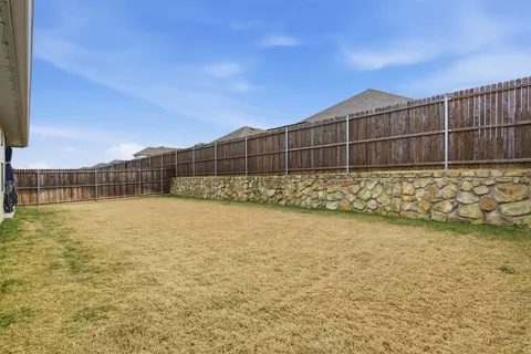 Exterior - 705 Range Dr, Princeton, TX 75407 photo 7 of 12