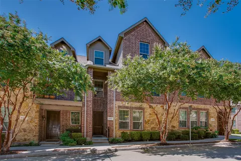 4421 Riverview Dr, Carrollton, TX 75010
