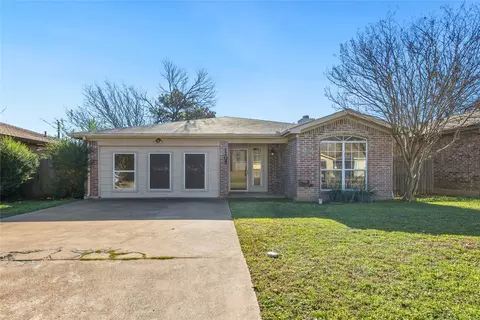 1205 Stone Creek Dr, Mansfield, TX 76063