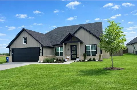 416 Austin St, Callisburg, TX 76240