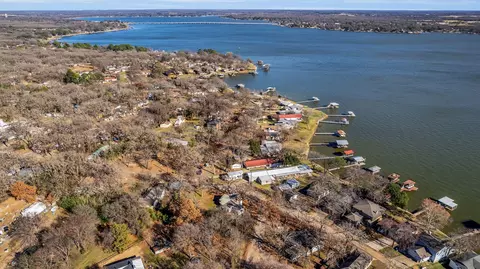 219 Fernwood Dr, Mabank, TX 75156