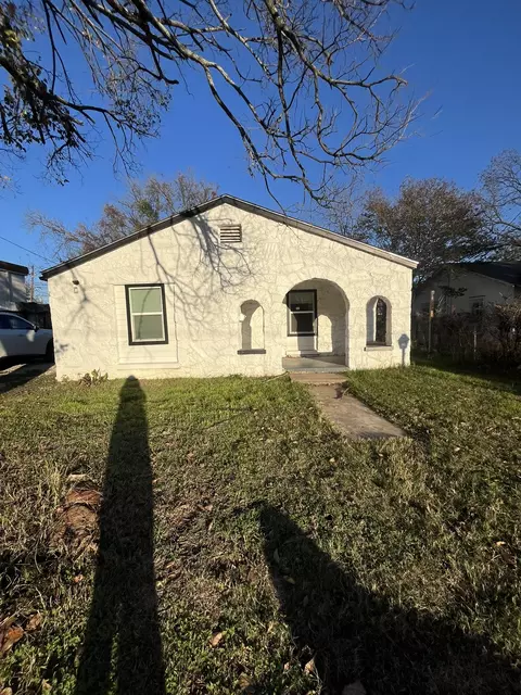 108 N Ash St, Springtown, TX 76082