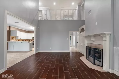 Living - 1663 Spencer Cir, Benton, LA 71006 photo 4 of 5