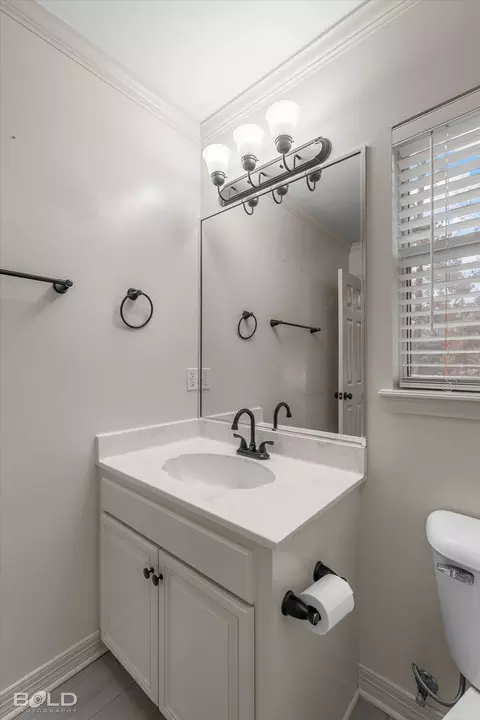 Bath - 1663 Spencer Cir, Benton, LA 71006 photo 6 of 9