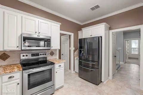 Kitchen - 1663 Spencer Cir, Benton, LA 71006 photo 4 of 4