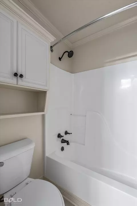 Bath - 1663 Spencer Cir, Benton, LA 71006 photo 9 of 9