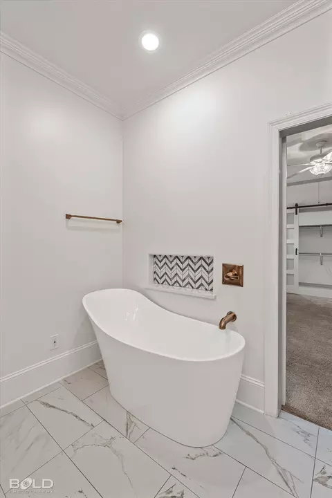 Bath - 1663 Spencer Cir, Benton, LA 71006 photo 4 of 9
