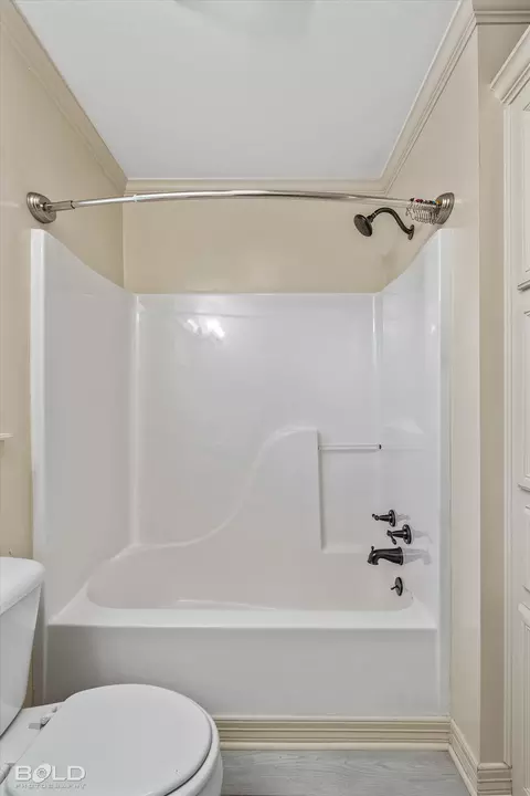 Bath - 1663 Spencer Cir, Benton, LA 71006 photo 7 of 9
