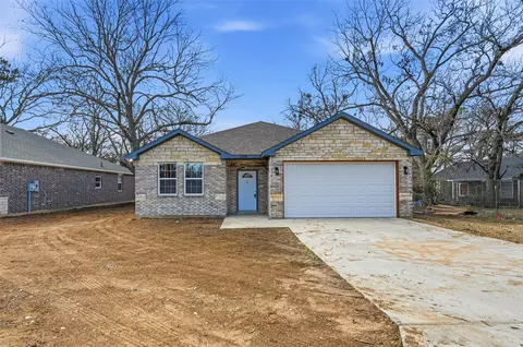 306 Lewis St, Cleburne, TX 76031