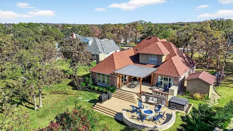 100 Mohawk Cv, Lake Kiowa, TX 76240