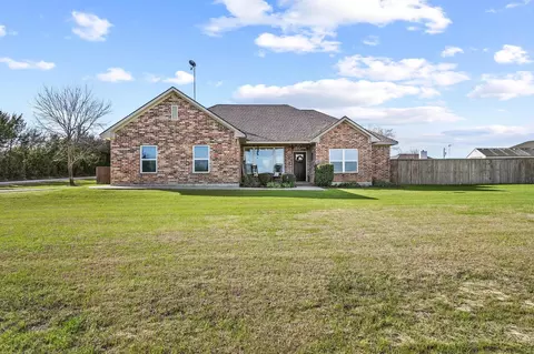 100 Bois D Arc Cir, Trenton, TX 75490