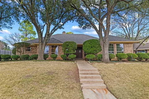 1216 Saint Andrews Dr, Mansfield, TX 76063