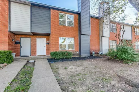 323 Towne House Ln, Richardson, TX 75081