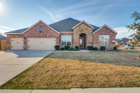 608 Woodridge Dr, Oak Point, TX 75068