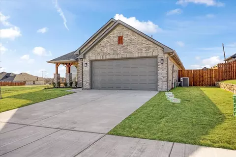 4300 Hummingbird Dr, Sherman, TX 75092