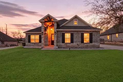 6403 Westover Dr, Granbury, TX 76049