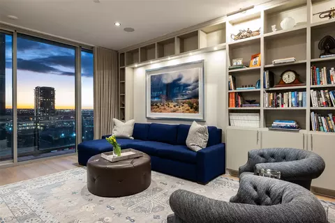 2900 Mckinnon St #1103, Dallas, TX 75201