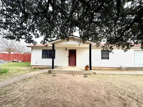 1412 Sunset Dr, Goldthwaite, TX 76844