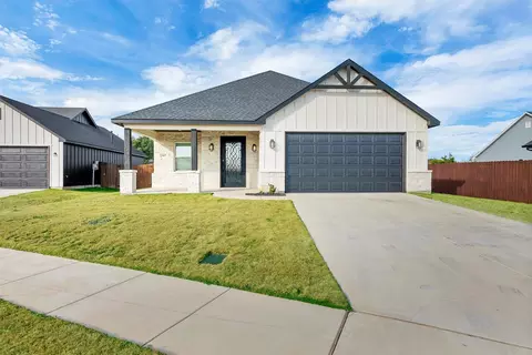 517 Highview Ct, Godley, TX 76044