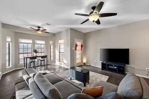 1933 Island Cir #A201, Tool, TX 75143