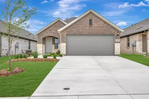 7003 Butterfield Dr, Sanger, TX 76266