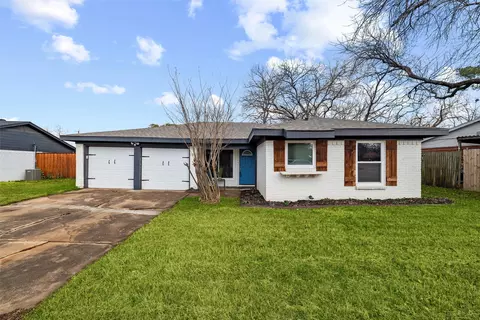1311 Coke Dr, Arlington, TX 76010