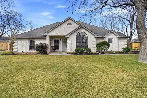 7611 Ravenswood Rd, Granbury, TX 76049