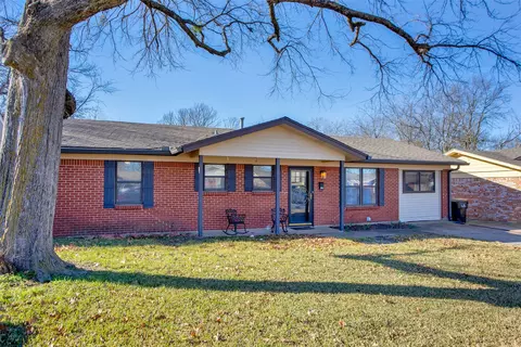 162 N Imperial Dr, Denison, TX 75020