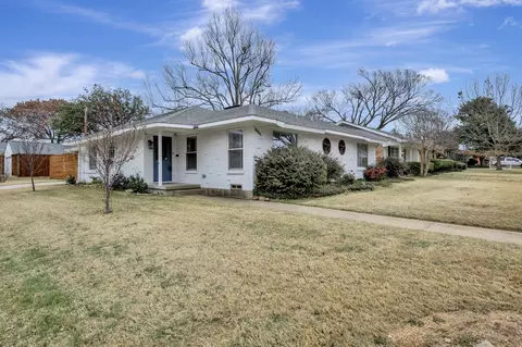 10005 Ridgehaven Dr, Dallas, TX 75238