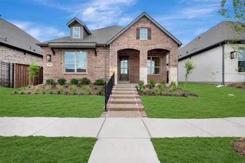 2085 Emerald Grove Dr, Arlington, TX 76005