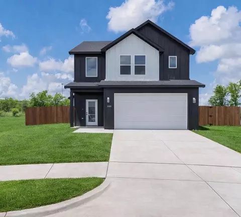 588 Highview Ct, Godley, TX 76044