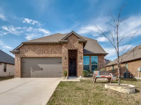 635 Congressional Ave, Red Oak, TX 75154