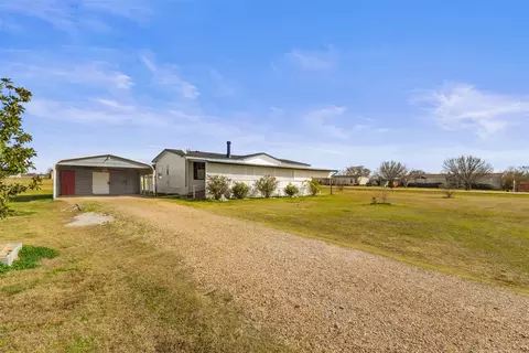 4000 Dee Dr, Terrell, TX 75160