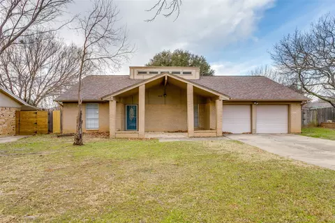 6513 Paula Ct, North Richland Hills, TX 76182